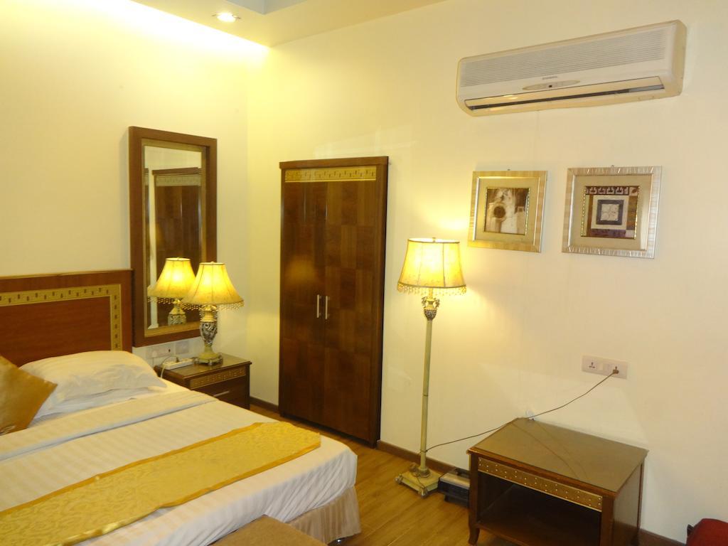 Hotel Picasso Paschim Vihar Delhi - Couple Friendly Local Ids Accepted Eksteriør billede