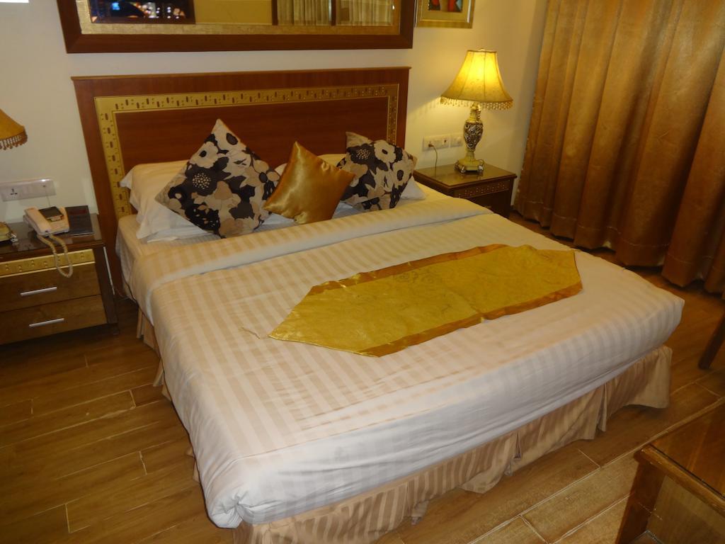 Hotel Picasso Paschim Vihar Delhi - Couple Friendly Local Ids Accepted Værelse billede