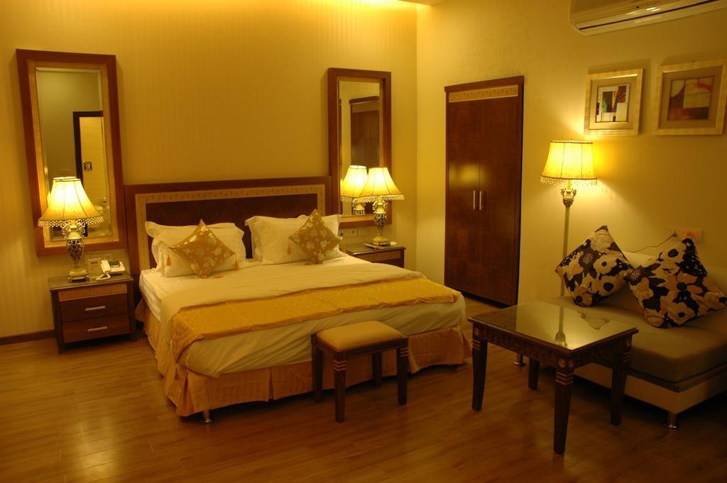 Hotel Picasso Paschim Vihar Delhi - Couple Friendly Local Ids Accepted Værelse billede