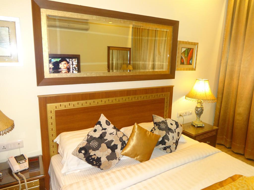 Hotel Picasso Paschim Vihar Delhi - Couple Friendly Local Ids Accepted Værelse billede